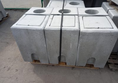 Betonski podstavki za javno razsvetljavo